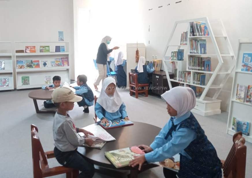 Keren! Orang Tua dan Anak Kolaborasi Bikin Video Pembelajaran di Perpusda Babar 