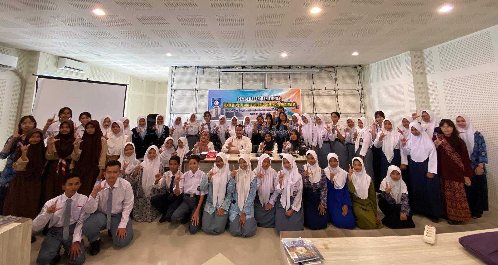 Puluhan Siswa SMP dan SMA Ikuti Lomba Pembuatan Resensi Buku Berbasis Koleksi Perpustakaan